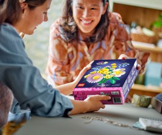 LEGO® Icons 10347 - Малък слънчев букет