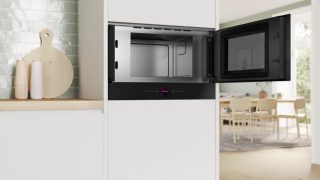 Микровълнова печка Bosch BFR7221B1