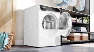 Сушилня Bosch WQB246CNBY SER8 Tumble dryer with heat pump 9kg B