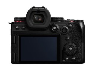 Panasonic Lumix S5 II с обективи Lumix S 20-60mm f/3.5-5.6 и 50mm f/1.8