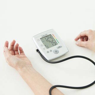 Апарат за кръвно налягане Beurer BM 35 Upper arm blood monitor