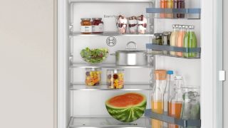 Хладилник Bosch KIL42VFE0 SER4 Built-in refrigerator with freezer compartment