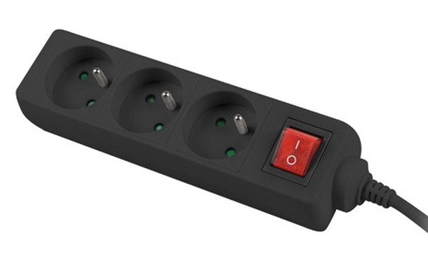 Разклонител Lanberg power strip 1.5m, 3 sockets, with circuit breaker, black