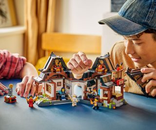 LEGO® NINJAGO 71858 - 15-та годишнина: ковачница „четирите оръжия“