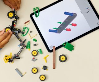 LEGO® Technic 42218 - Колесен комбайн John Deere 1470h