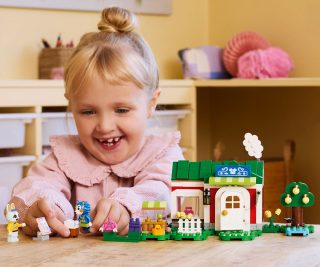 LEGO® Animal Crossing™ 77055 - Магазин за дрехи на Able Sisters