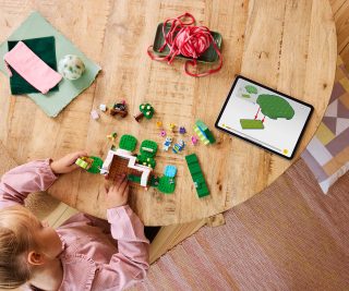 LEGO® Animal Crossing™ 77055 - Магазин за дрехи на Able Sisters
