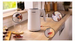 Bosch TWK2M161 MyMoment пластмасова кана, 2400 W, 1.7 л, индикатор за чаши, филтър за варовик, тройна функция за безопасност, бяла