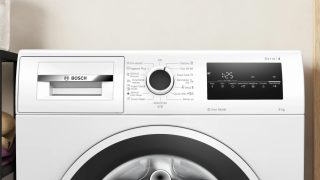 Пералня Bosch WAN2826SBY, SER4, 8kg, A, 1400rpm, 51/72dB(A), Iron Assist, waveDrum 65l, 7 опции, Rinse Plus, бяла-черносива врата