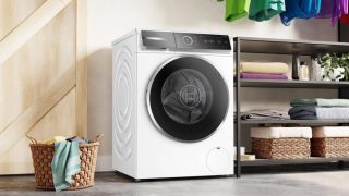 Пералня Bosch WGB24400BY, серия 8, 9 kg, A-20%, 1400 об/мин, 48/69 dB(A), 4D Wash, AquaStop, Home Connect, Iron Assist, AntiStain Plus, хром-черно-сива врата