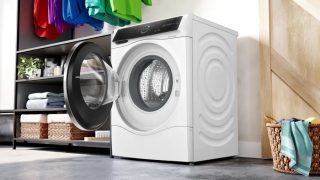 Пералня със сушилня Bosch WNC254A0BY, SER8, 10,5/6 kg, D/A, 1400 rpm, i-DOS, Home Connect, Iron Assist, хром черно-сив врати