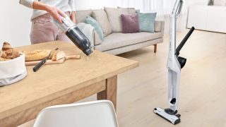 Bosch BBH3ALL28 Безжична ръчна прахосмукачка 2 в 1 Flexxo Gen2 28Vmax, Serie 4, вградени аксесоари, бял
