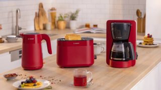 Препекач Bosch TAT2M124, MyMoment Compact, 950 W, червен