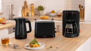 Bosch TAT3M123 MyMoment компактен тостер, 950 W, черен