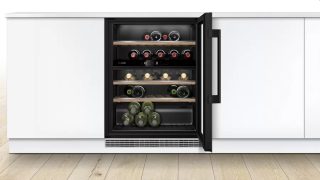 Bosch KUW21AHG0 SER6 Шкаф за вино със стъклена врата