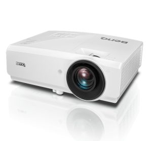 BenQ SW752+ Инсталационен проектор, DLP, WXGA, 5000 ANSI лумена, 13 000:1, Zoom 1.5X, Corner fit, Network Control and Management, 10W x1 високоговорител, SmartEco, HDMI x2, MHL x1, USB A (USB Power 5V/1.5A), DC 12V тригер, Бял