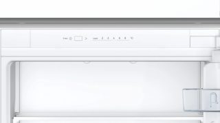 Хладилник с фризер Bosch KIV87NSE0 SER2 BI, LowFrost, E, 177,2 x 54,1 cm, 270 л (200+70), 35 dB, Eco Airflow, BigBox, плъзгаща панта