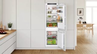 Bosch KIN86VFE0 вграден хладилник с фризер, серия 4, NoFrost, енергиен клас E, 177,2 см, 260 л (184+76), 35 dB(A), VitaFresh XXL <0°C>