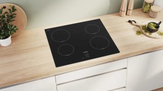 Bosch PUG611AA5E SER2 индукционен плот, 60 см, 4 зони, повърхностен монтаж без рамка, черен