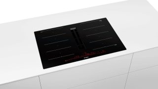 Bosch PXX801D67E, SER8, Готварски плот с вграден аспиратор 80 см 2 Flex + аспиратор B, макс. 622 м3/ч, 69 dB, PerfectFry, PerfectCook ready, DirectSelectPremium, Pan Boost via HC, CleanAir+ филтри, 7,4 kW, HC