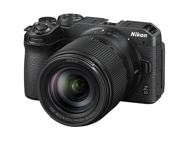Фотоапарат Nikon Z 30 с обектив NIKKOR Z 18-140mm f/3.5-6.3 DX VR