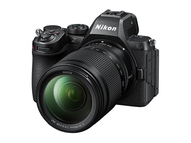 Фотоапарат Nikon Z5 II с обектив Z 24-200mm f/4-6.3 VR