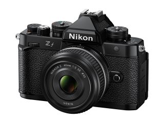 Фотоапарат Nikon Zf с обектив Z 40mm f/2 (SE)