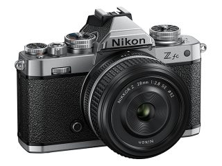 Nikon Z fc с обектив 28mm/f2.8