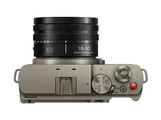 Фотоапарат Panasonic Lumix S9 с обектив S 18-40mm f/4.5-6.3, Titanium/Black
