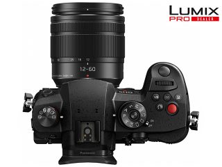 Фотоапарат Panasonic Lumix GH5 II с обектив Lumix G 12-60mm f/3.5-5.6