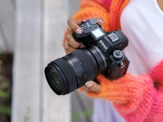 Обектив Tamron 35-100mm F/2-2.8 Di III VXD за Nikon Z-mount