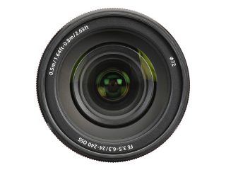 Обектив Sony FE 24-240mm f/3.5-6.3 OSS