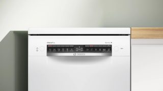 Bosch SPS4HMW13E, свободностояща съдомиялна 45см, D, 8,9л, 10 комплекта, 6p/5o, 44dB(B), Silence 43dB, 3-то чекмедже, R3, Rackmatic, бяла, HC