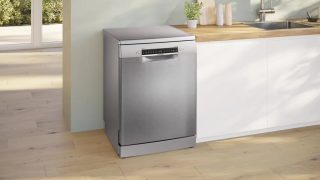 Bosch SMS4HVI14E Съдомиялна машина, серия C, полинокс, 14 комплекта, 9,0 л, 46 dB(C), Silence 45 dB, 3-то чекмедже, Rackmatic, varioFlex кошници