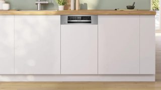 Bosch SPI6EMS21E, SER6, Интегрирана съдомиялна 45 cm, B, EfficiendDry, 8,7 l, 10 комплекта, 44 dB(B), 3-то чекмедже, Rackmatic, HC, вградено осветление