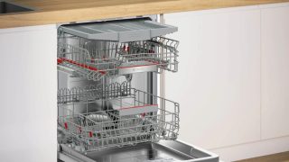 Bosch SMV6YCX06E SER6, Съдомиялна машина, напълно вграждана, A, Zeolith, EfficientDry, 9,5 л, 14 комплекти, 44 дБ (B), Silence 43 dB, 3-то чекмедже, Extra Clean Zone, TimeLight, дисплей, HC, InHerго Вътрешно осветление