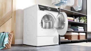 Бош WQH245B4BY, SER6 Сушилня с термопомпа 9kg, C / B кондензатор, 61dB, SelfCleaning condenser, дренажен комплект, интериорно осветление, HC, Touch DirectSelect дисплей, сребристо-черна врата