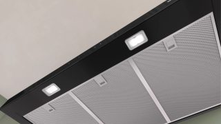 Bosch DWB97DN60 SER6, Аспиратор за стена 90 cm A++, EcoSilenceDrive, макс. 399(699) m³/h, 33+1 скорости, сензорно управление, DirectSelect, Степен на улавяне на мазнини 87,4% (B), Home Connect, препращаща светлина, Матово черен