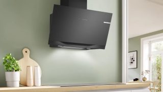 Bosch DWK59260, SER8, Стенен аспиратор 90 см, A+, EcoSilence Drive, PerfectAir, прозрачно стъкло, черен принт, макс 441 м³/ч, 51 dB, HC