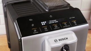 Bosch TIE20301, SER2, Автоматична кафемашина, VeroCafe, 1300 W, 1.4 л, 15 bar, функция OneTouch, MilkMagic Pro, Silk Silver